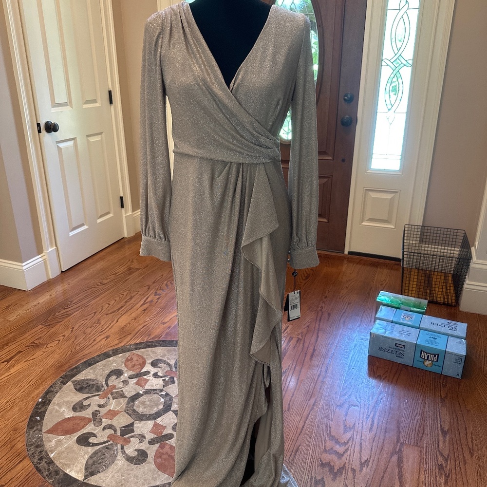 Beautiful champagne jersey dress with slit
